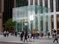  Бабушка сломала нос в Apple Store и требует миллион долларов компенсации 